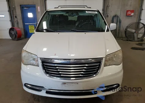2013 Chrysler Town & Country Touring z USA, uszkodzony, nr VIN 2C4RC1BGXDR588676
